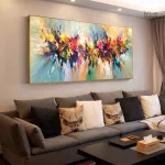 Oeuvre d'art urbain avec des formes abstraites vibrantes