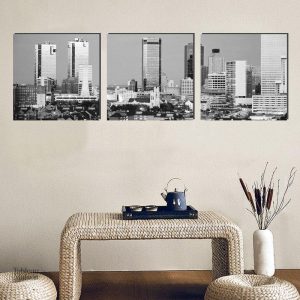 Design minimaliste de silhouettes urbaines en noir et blanc