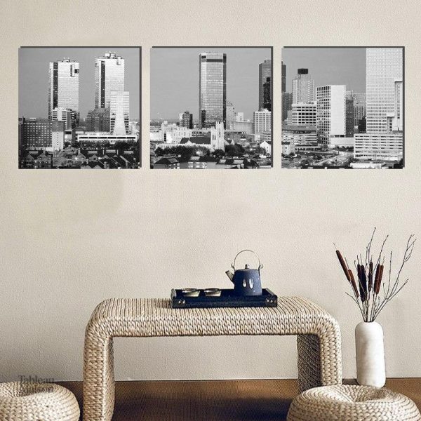 Design minimaliste de silhouettes urbaines en noir et blanc