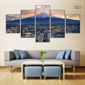 Esthétique japonaise illustrant le Mont-Fuji majestueux