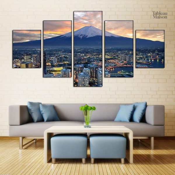 Esthétique japonaise illustrant le Mont-Fuji majestueux