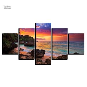 Ambiance marine avec tableau Plage Rocheuse pour déco salle de bain