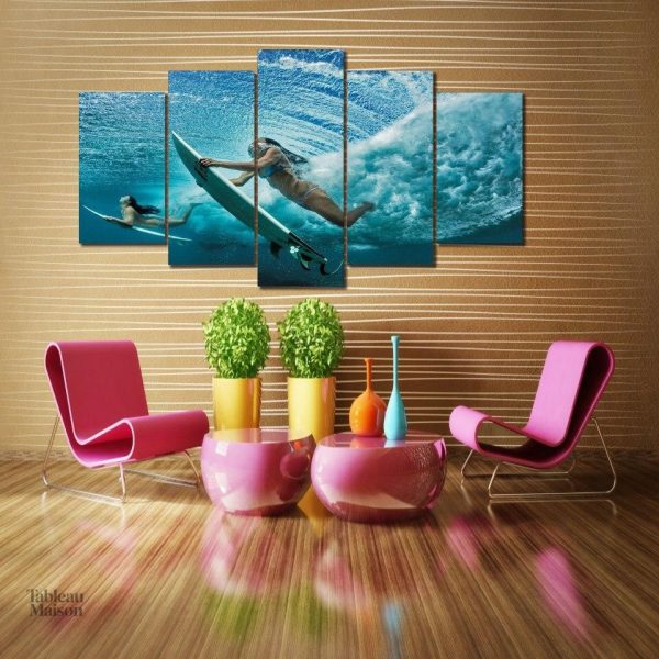 Tableau surfeuses artistique représentant des figures féminines sur des planches
