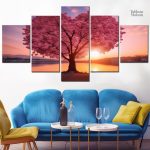Tableau artistique avec arbre japonais coloré
