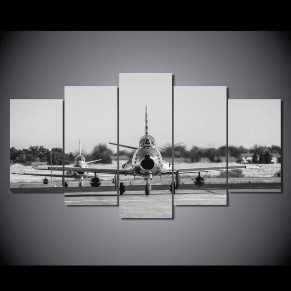 Illustration d'un avion militaire en vol dynamique