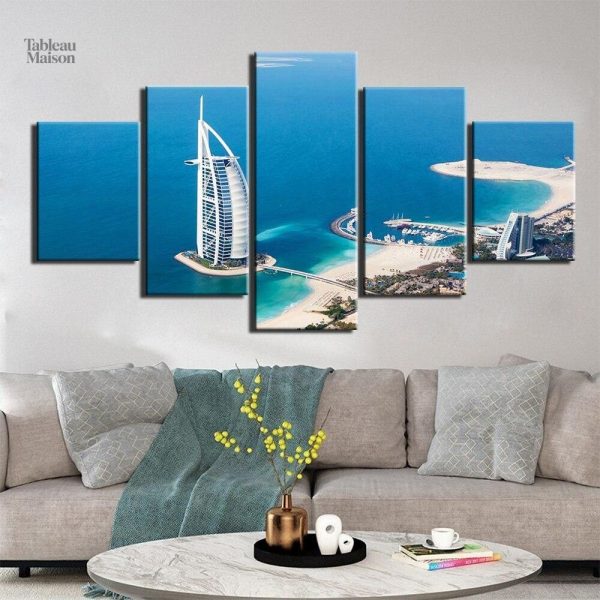 Art mural représentant le célèbre Burj-Al-Arab à Dubaï