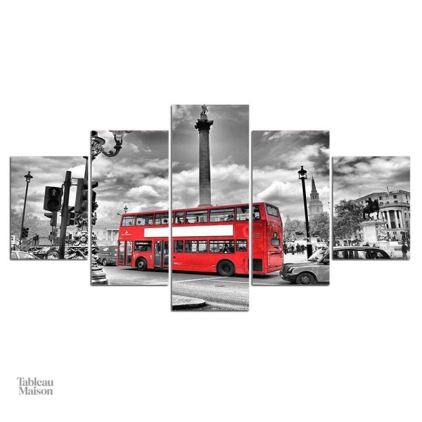 Œuvre d'art sur le thème du bus à impériale, élégance urbaine