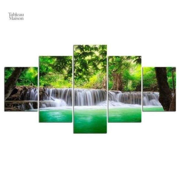 Art mural représentant une cascade verte naturelle