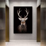 Tableau cerf sur fond noir élégant et décoratif