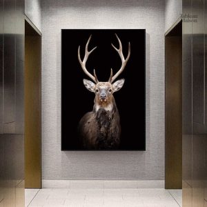 Tableau cerf sur fond noir élégant et décoratif