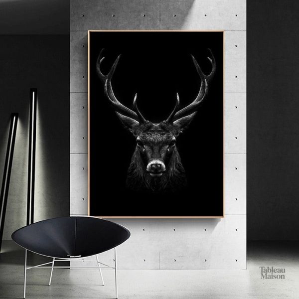 Tableau décoratif de cerf avec fond noir moderne