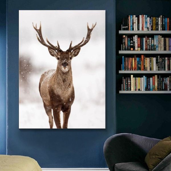 Décoration murale scandinave avec motif de cerf stylisé