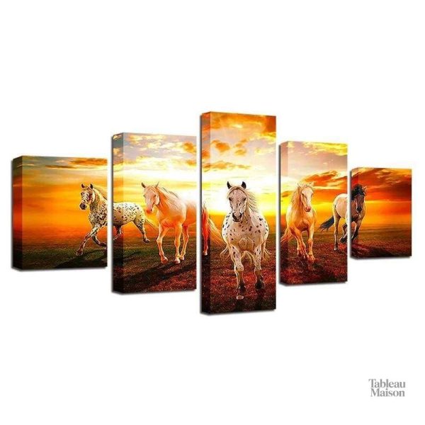 Art mural représentant des chevaux au galop, idéal pour la décoration