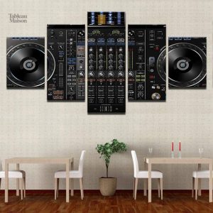 Tableau design moderne avec un mélange de styles artistiques