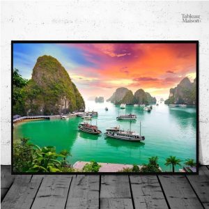 Art mural représentant un bateau dans la Baie d'Halong