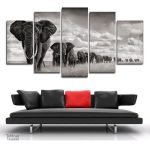 Œuvre d'art illustrant des éléphants en caravane