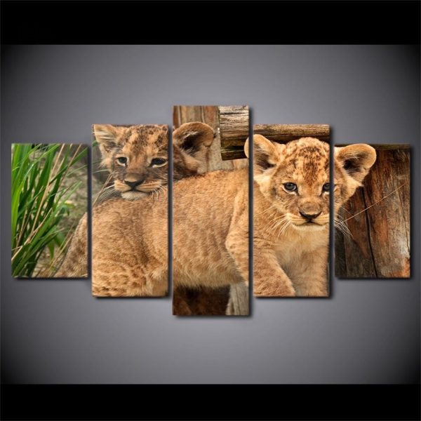 Illustration artistique de lionceaux sur toile