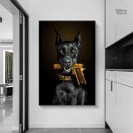 Art mural représentant un Dobermann stylisé en couleurs vives