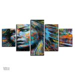 Tableau femme aux teintes éclatantes, art mural stylisé