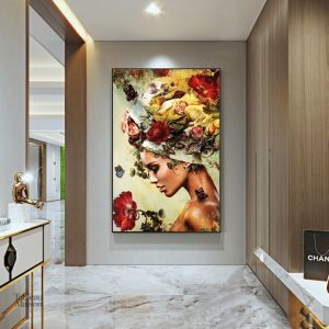 Femme entourée de fleurs, tableau moderne et féminin