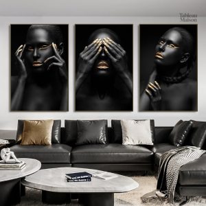 Art mural représentant une silhouette féminine en noir et or