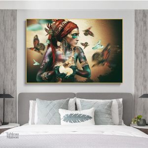 Femme entourée de papillons, tableau artistique élégant