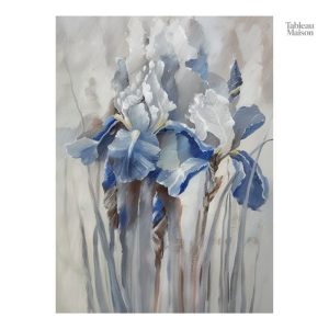 Composition artistique florale dans des tons blancs et bleus