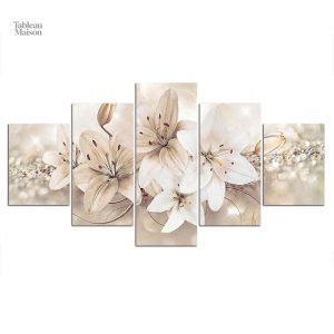 Décoration murale avec motif de lys, style élégant et naturel