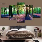 Détails d'un tableau inspiré par une forêt en fleurs