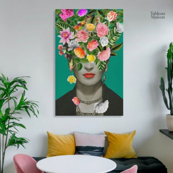 Tableau coloré de Frida Kahlo avec motifs floraux vibrants