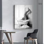 Tableau girafe dans la baignoire décoratif