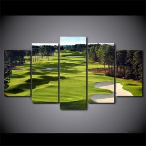 Art mural représentant un parcours de golf au milieu des arbres
