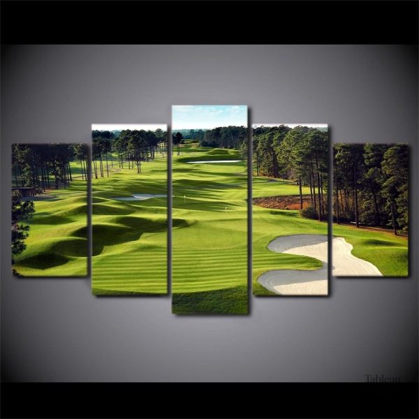 Art mural représentant un parcours de golf au milieu des arbres