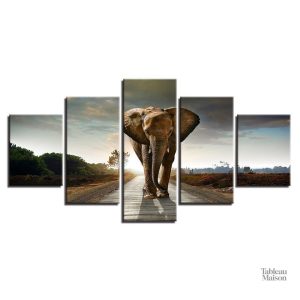 Tableau illustrant un grand éléphant dans son habitat