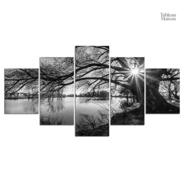 Tableau représentant un lac au lever du soleil, atmosphère tranquille