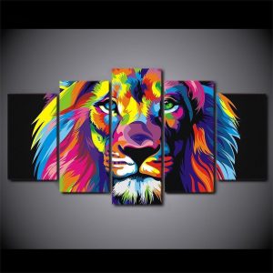Lion coloré en tableau, œuvre expressive et vibrante