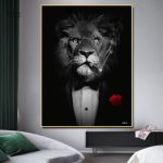 Tableau d'un lion en costume élégant
