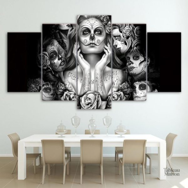 Tableau Masques funestes, œuvre d'art intrigante