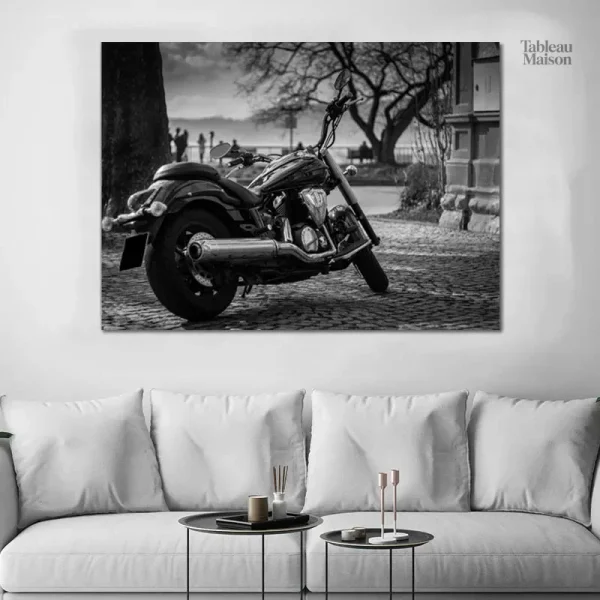 Art mural moto monochrome avec fond noir