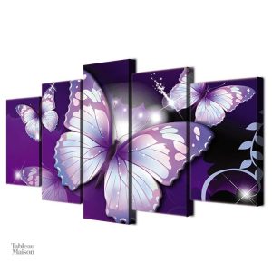 Tableau illustrant la beauté des papillons en violet