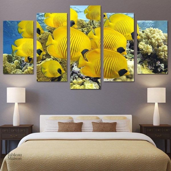 Art mural coloré avec motif poisson-papillon