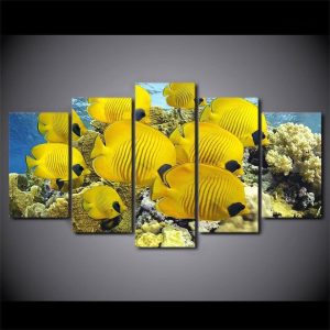 Œuvre d'art moderne inspirée du poisson-papillon