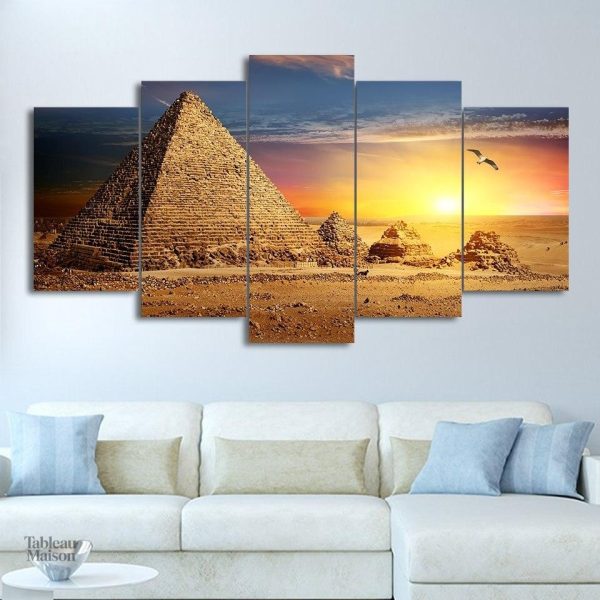 Tableau Pyramides au crépuscule dans des teintes chaleureuses