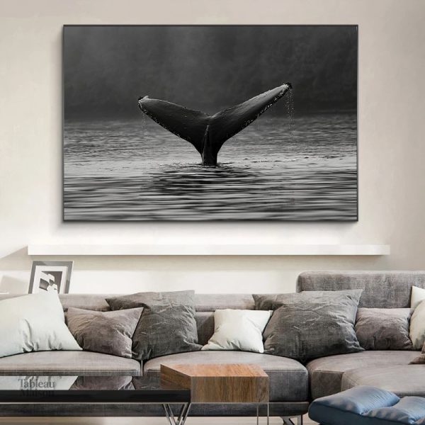 Tableau noir et blanc représentant une queue de baleine
