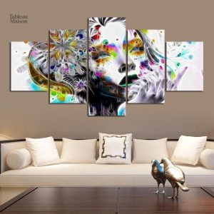 Tableau moderne représentant une rêveuse dans un style unique