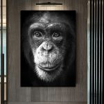 Tableau noir et blanc représentant un singe stylisé