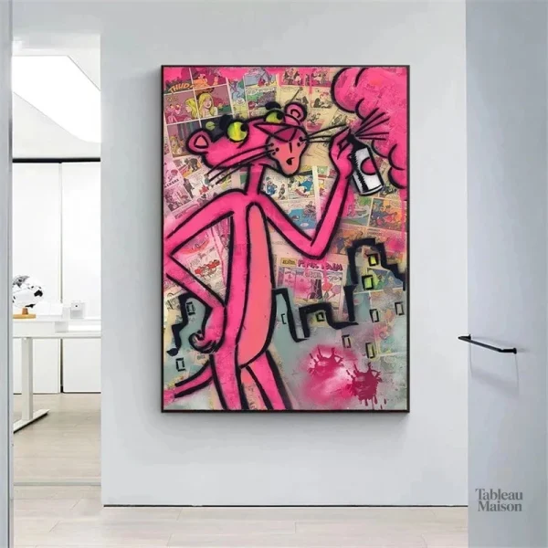Œuvre street art de panthère rose sur fond graphique