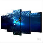 Art mural surfeuse, illustration inspirante de la mer