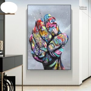 Œuvre inspirée du street art avec des motifs urbains