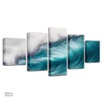 Œuvre murale inspirée par le mouvement des vagues